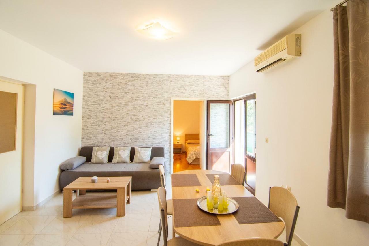 Apartmani Perkovic Gustirna Kültér fotó