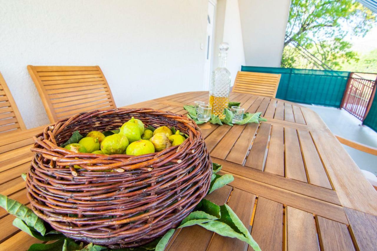 Apartmani Perkovic Gustirna Kültér fotó